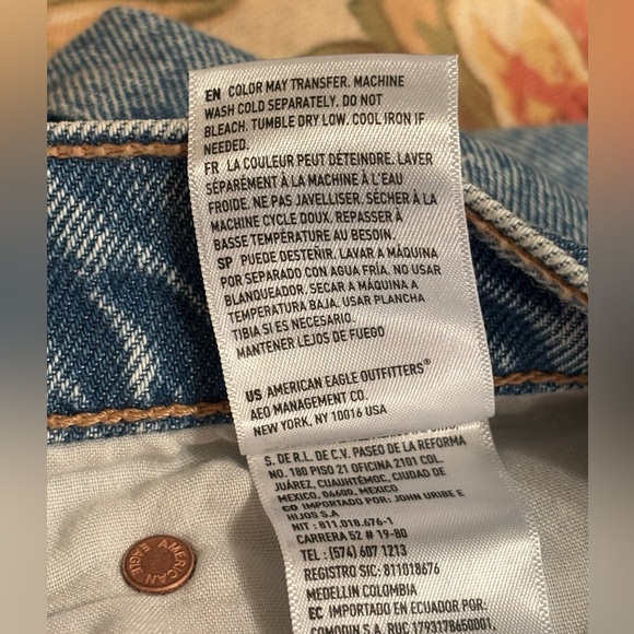 NWOT American Eagle Stretch Barrel Jeans in Skylight Size 8 - Picture 10 of 14